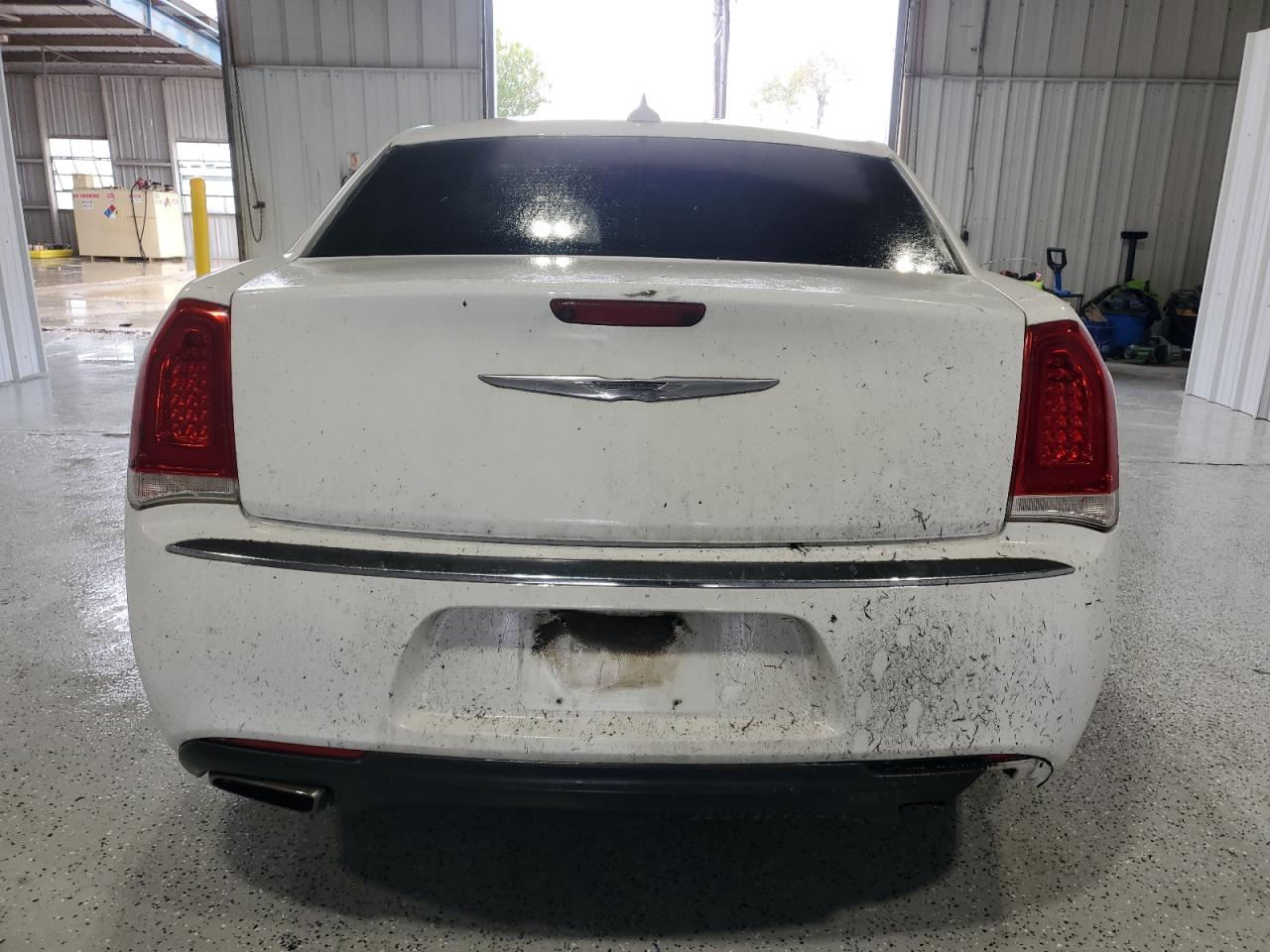 2017 Chrysler 300 - Image 6