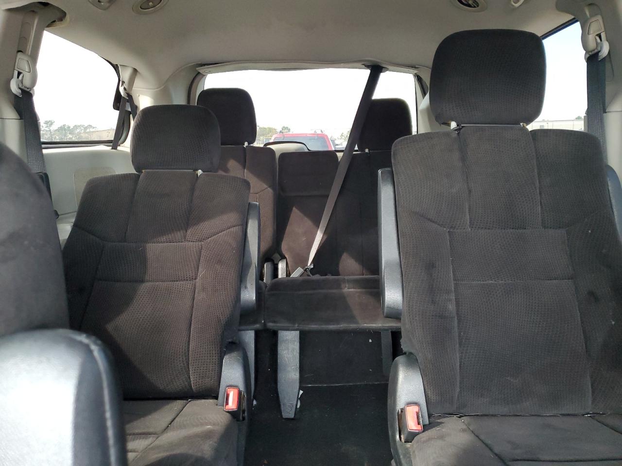 2014 Dodge Caravan - Image 10