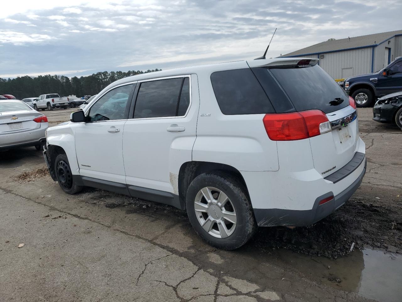 2011 GMC Terrain - Image 2