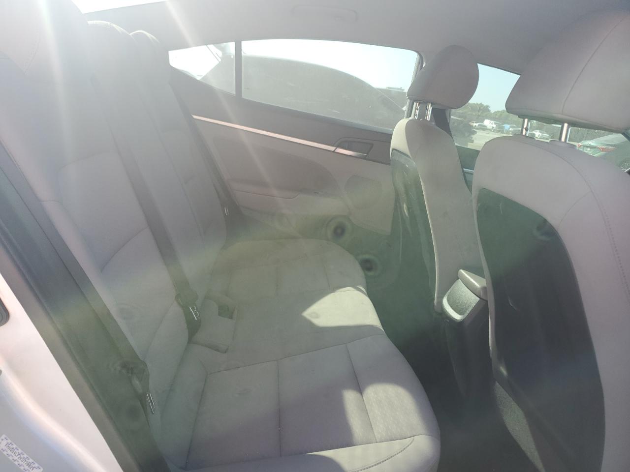 2019 Hyundai Elantra - Image 10