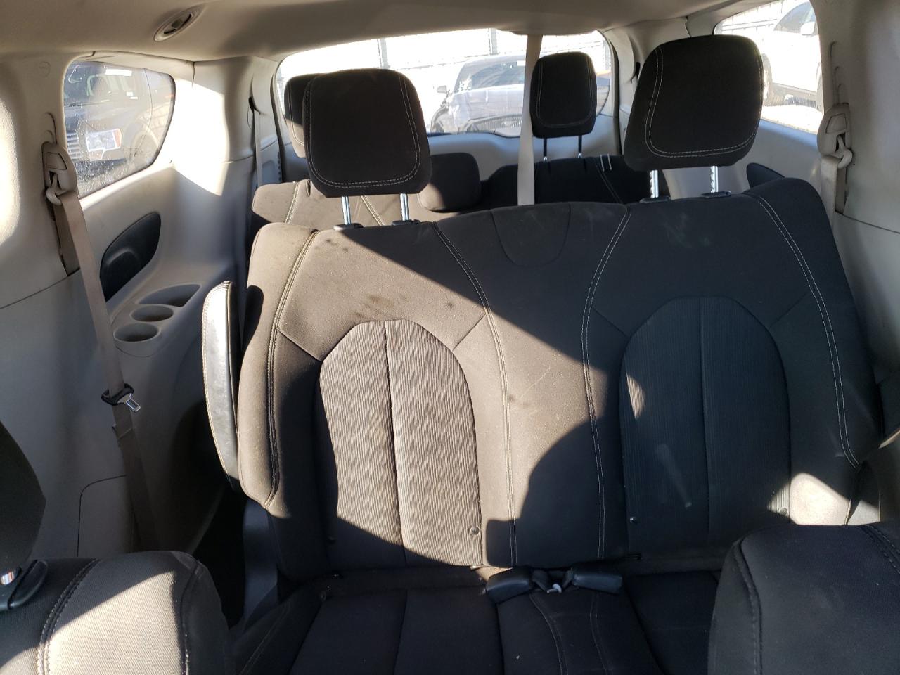 2020 Chrysler Voyager - Image 10
