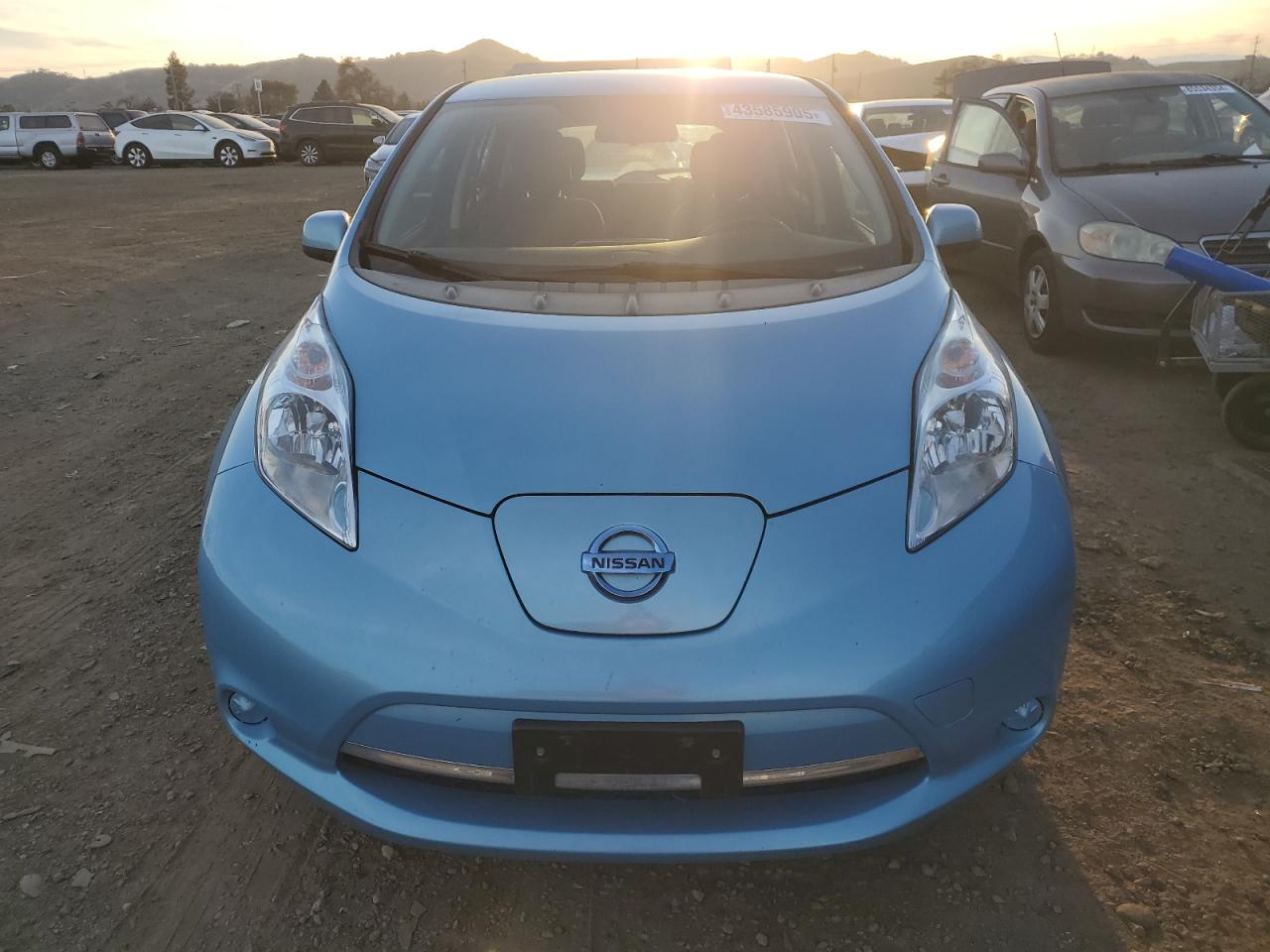 2015 Nissan Leaf - Image 5
