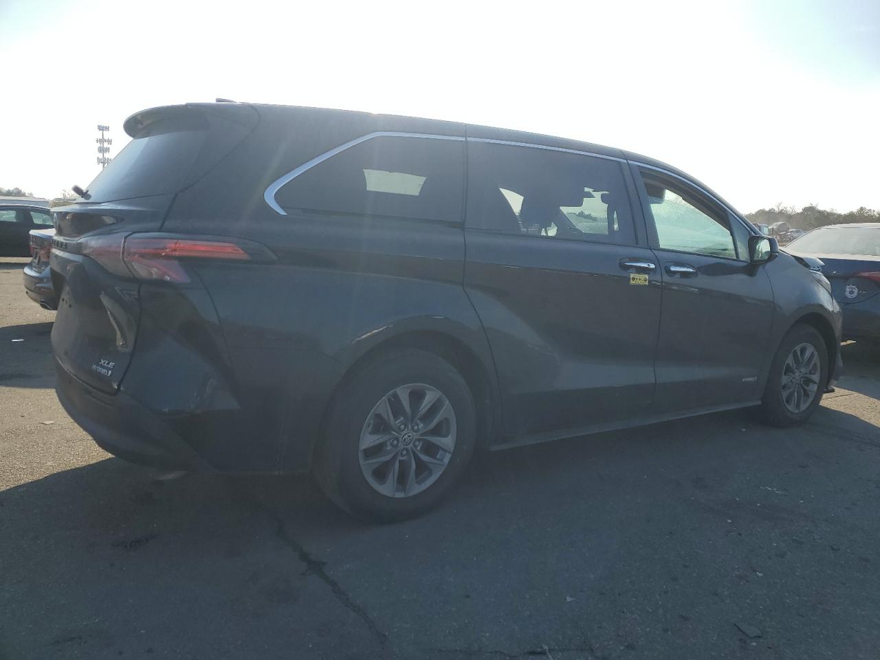 2021 Toyota Sienna - Image 3