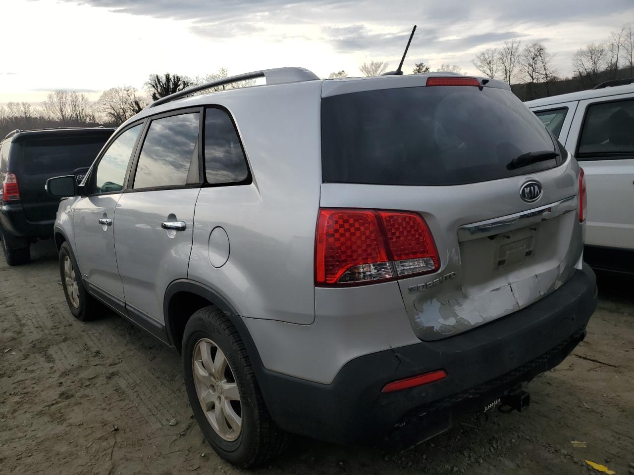 2011 Kia Sorento - Image 2
