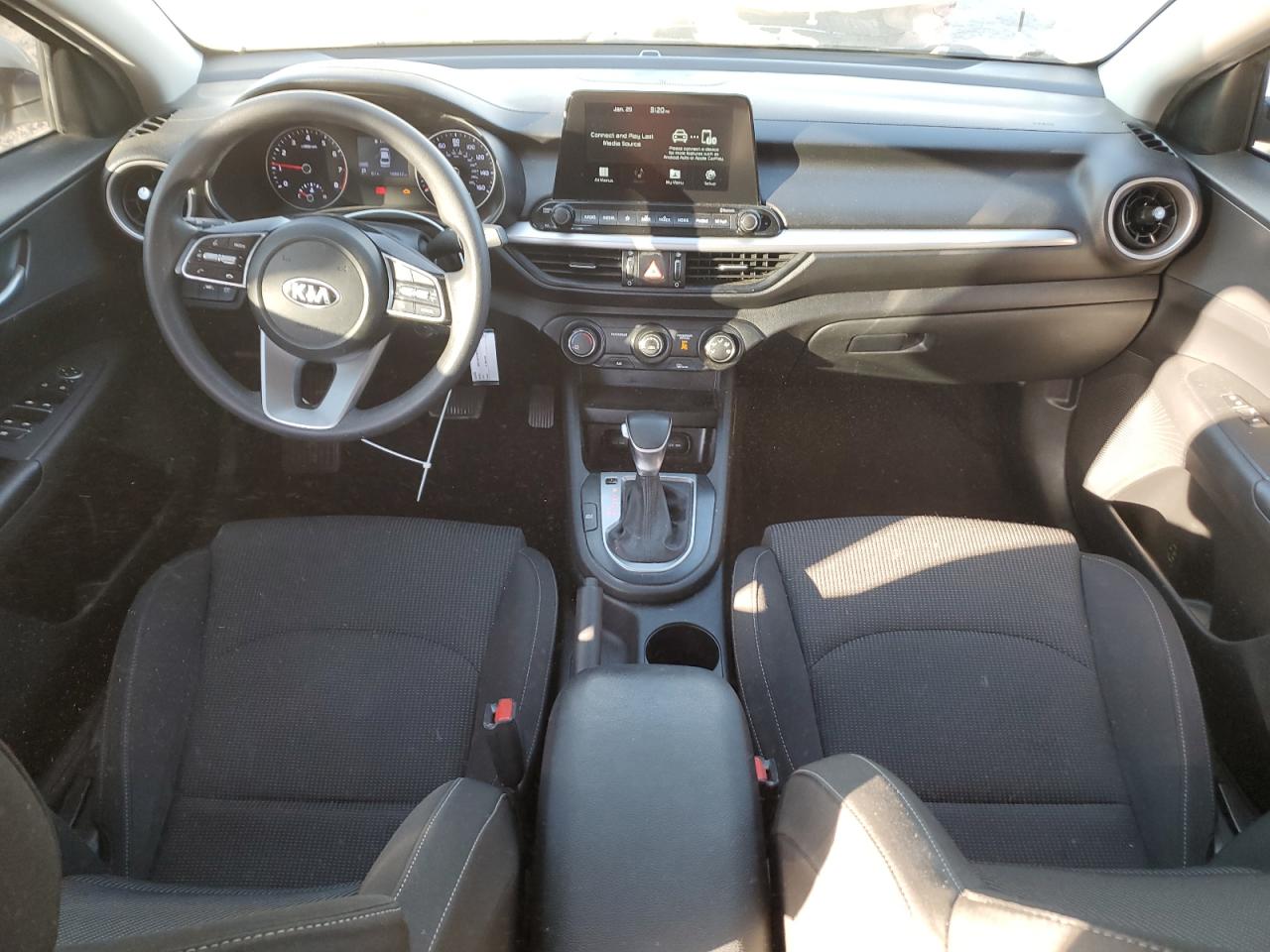 2021 Kia Forte - Image 8