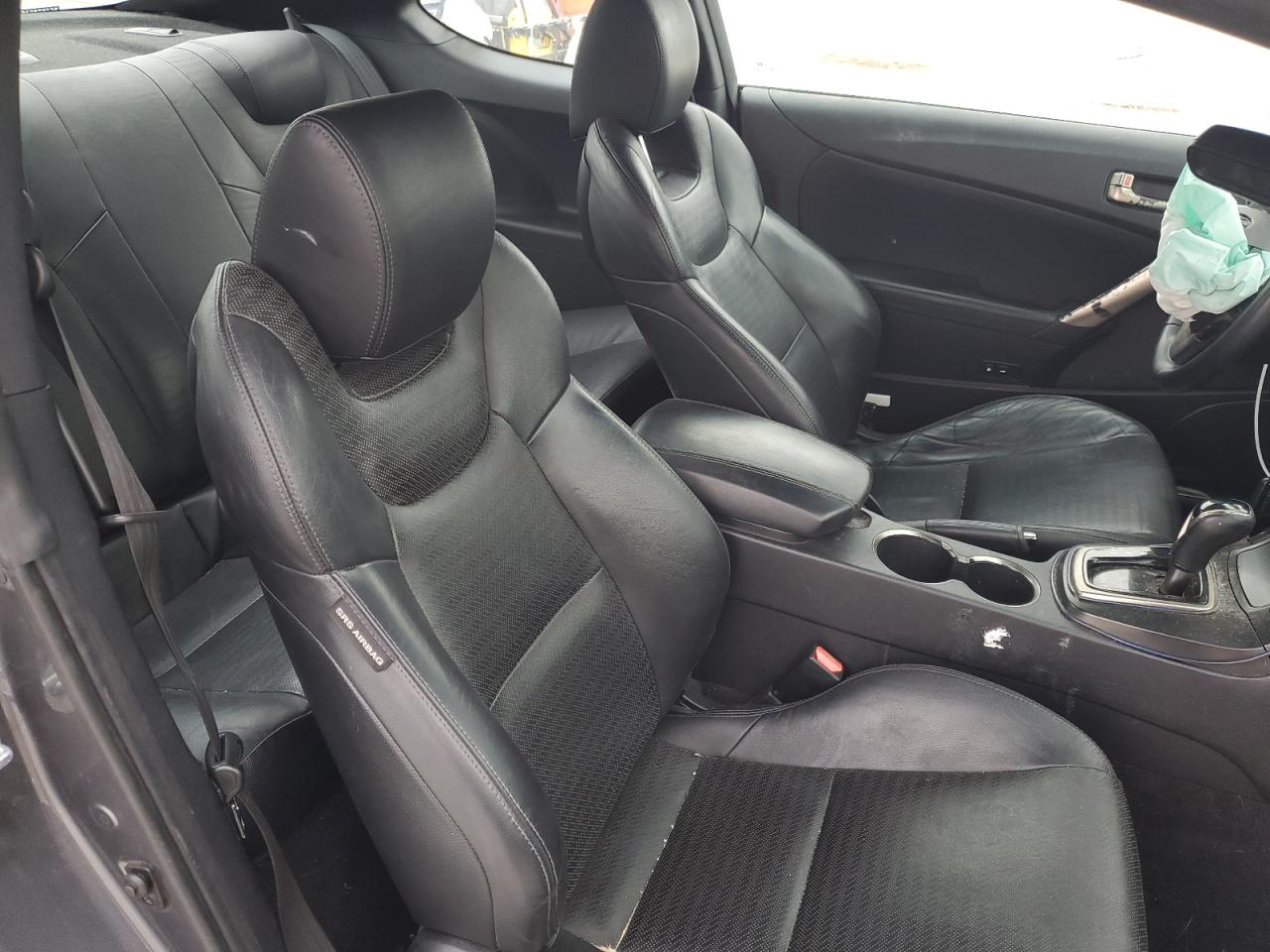 2014 Hyundai Genesis - Image 10