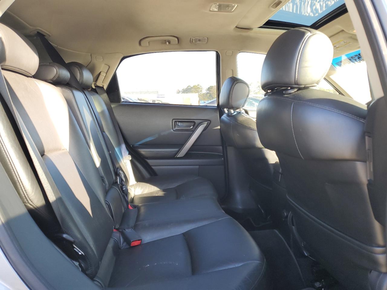 2004 Infiniti FX - Image 11