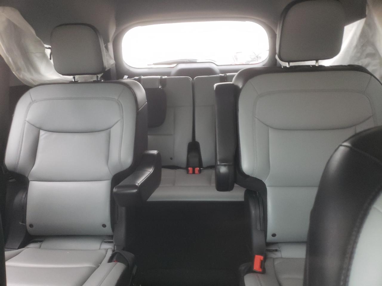 2021 Ford Explorer - Image 10
