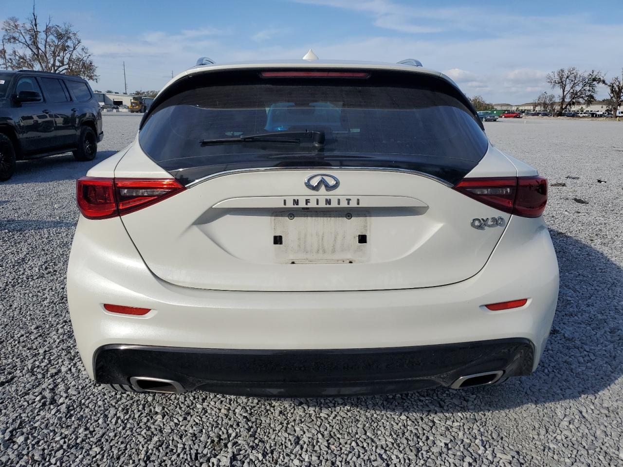 2019 Infiniti QX30 - Image 6