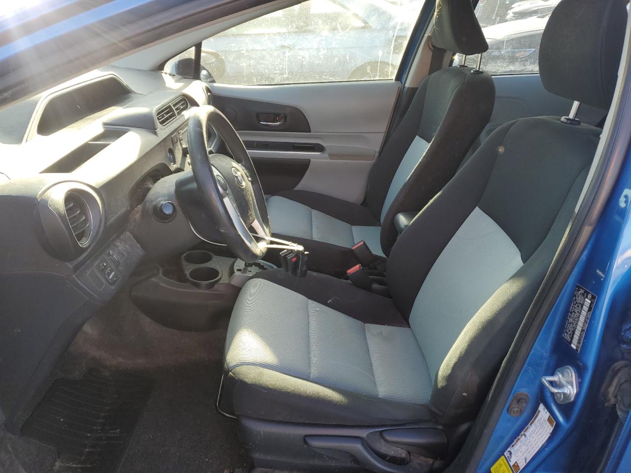 2014 Toyota Prius - Image 7