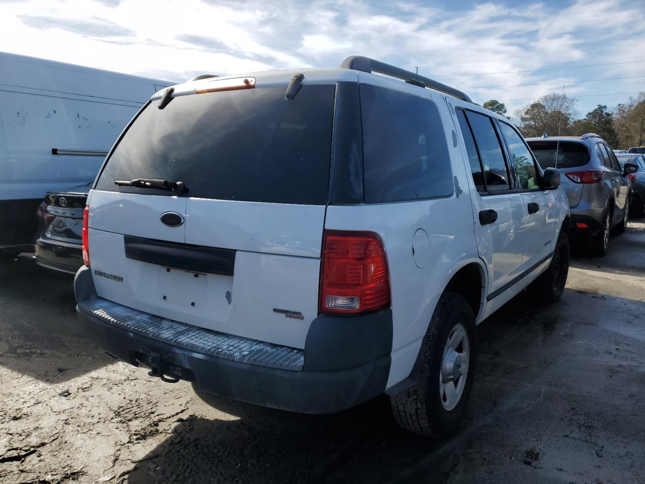 2005 Ford Explorer - Image 3