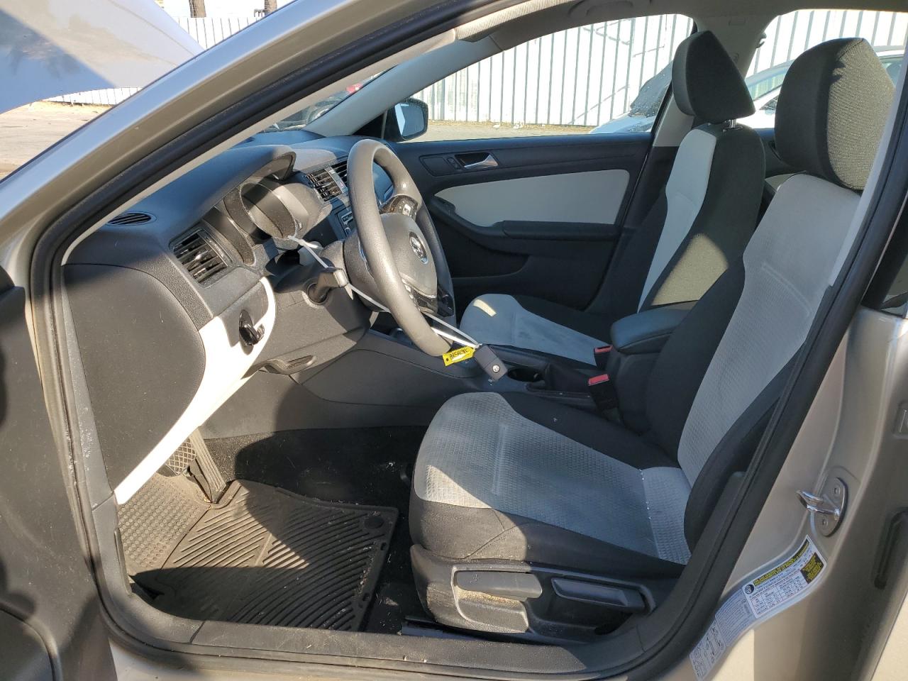 2015 Volkswagen Jetta - Image 7