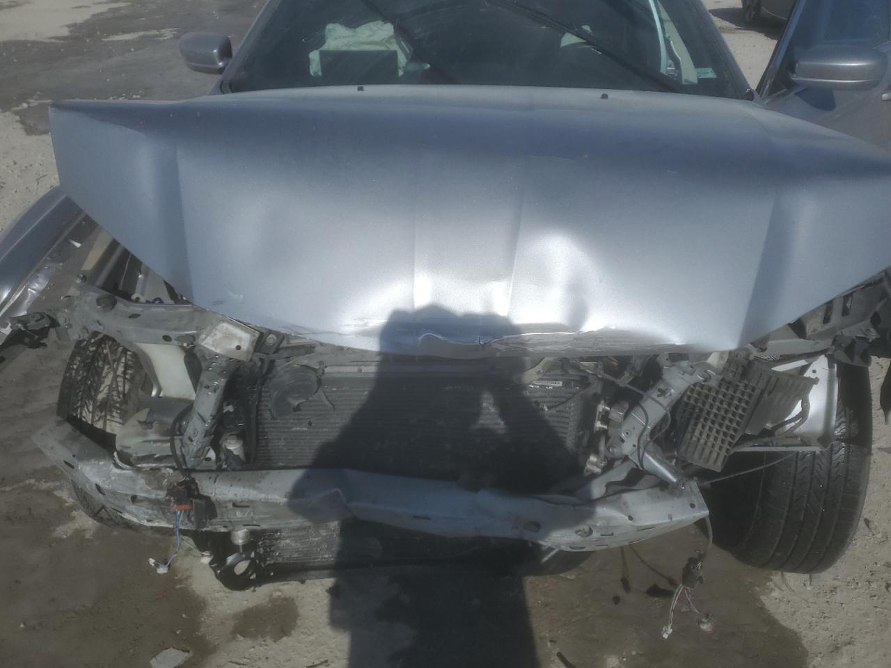2013 Chrysler 300 - Image 13