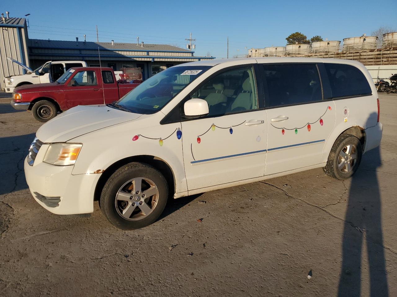 2008 Dodge Caravan - Image 1