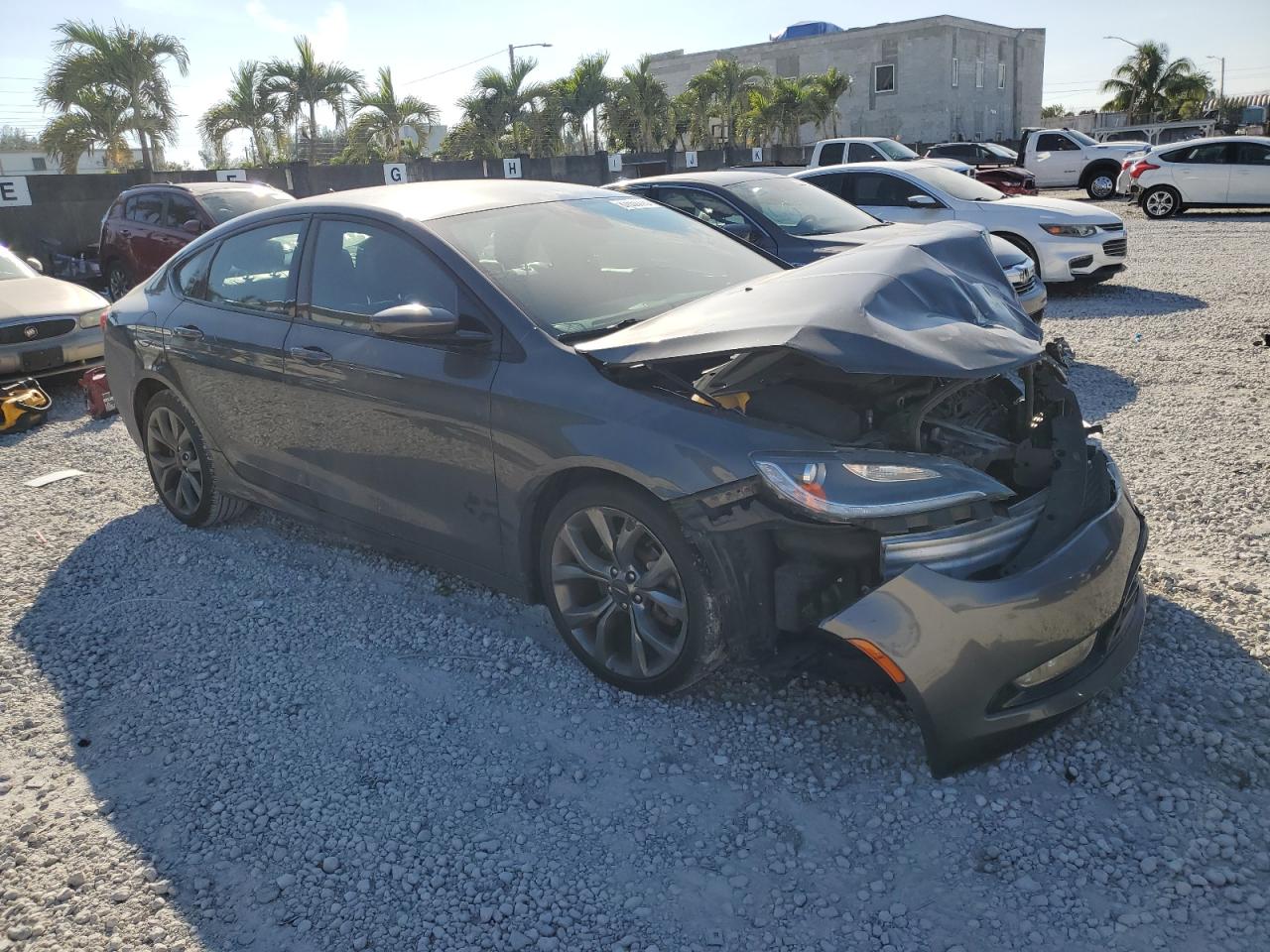 VIN 1C3CCCBG9FN609488 2015 CHRYSLER 200 no.4