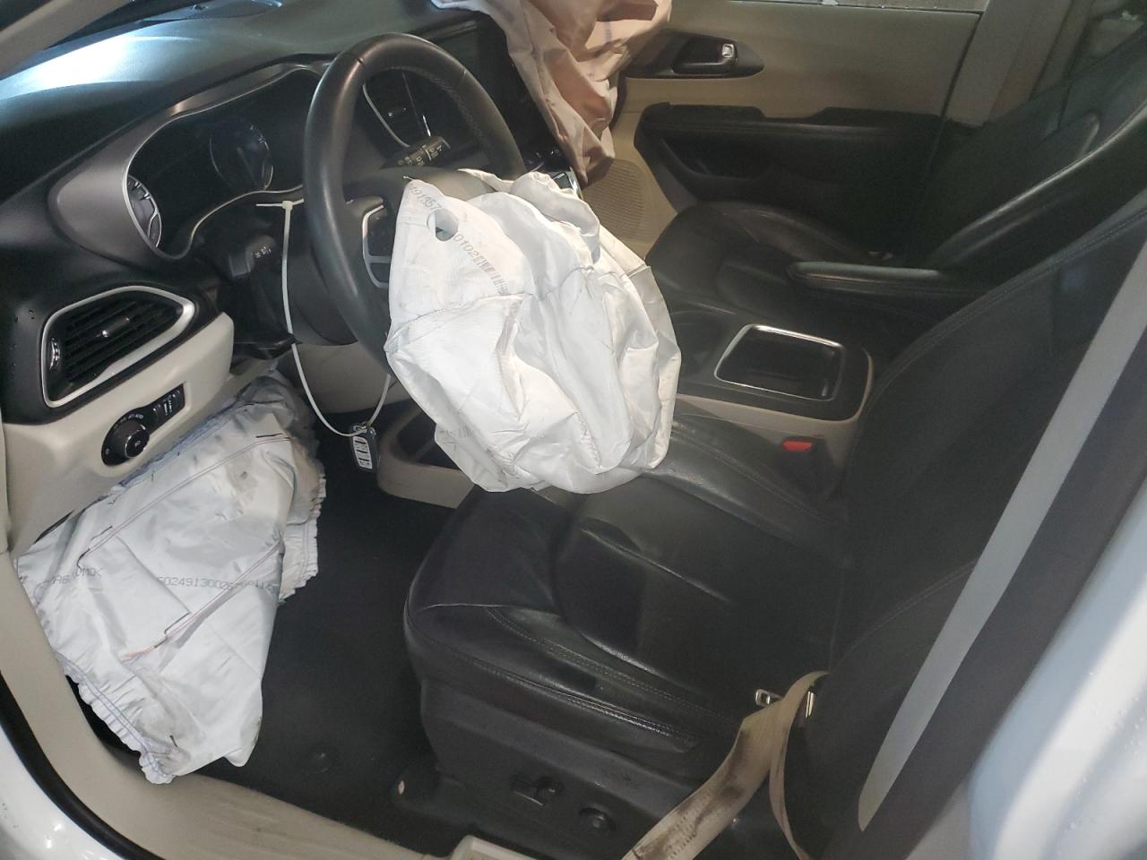 2022 Chrysler Pacifica - Image 7