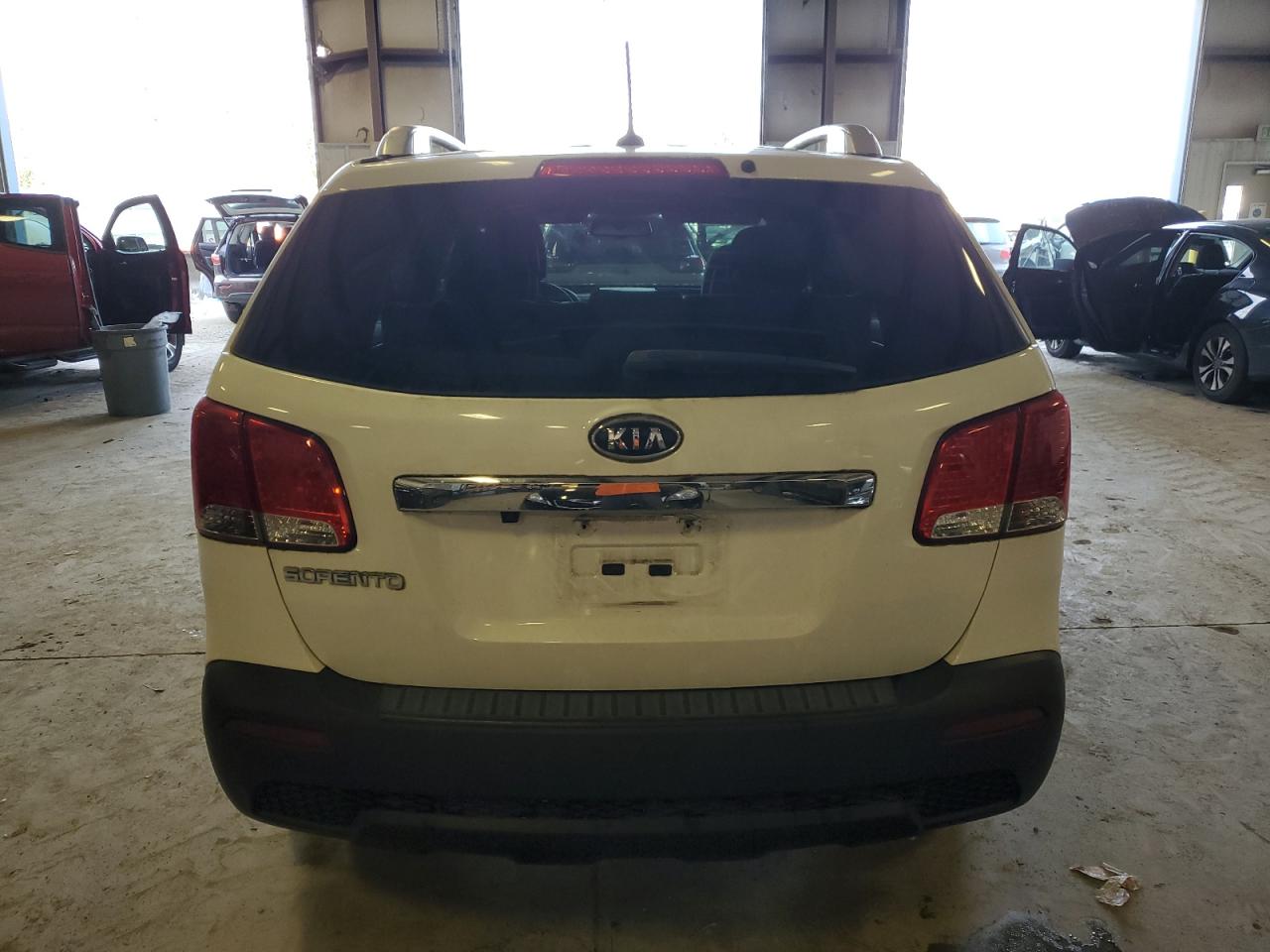 VIN 5XYKTDA63DG419048 2013 KIA SORENTO no.6