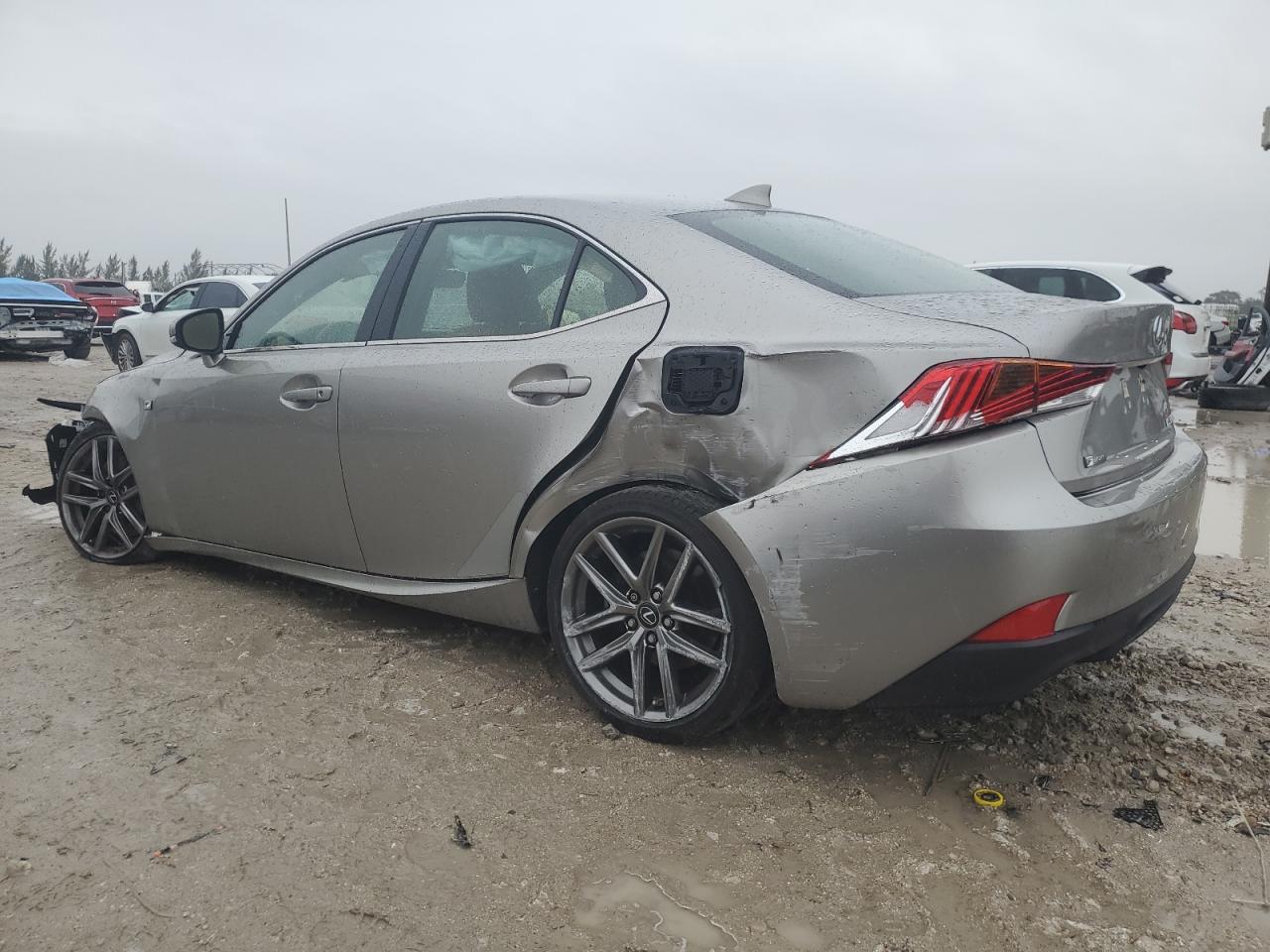 2018 Lexus IS - Image 2