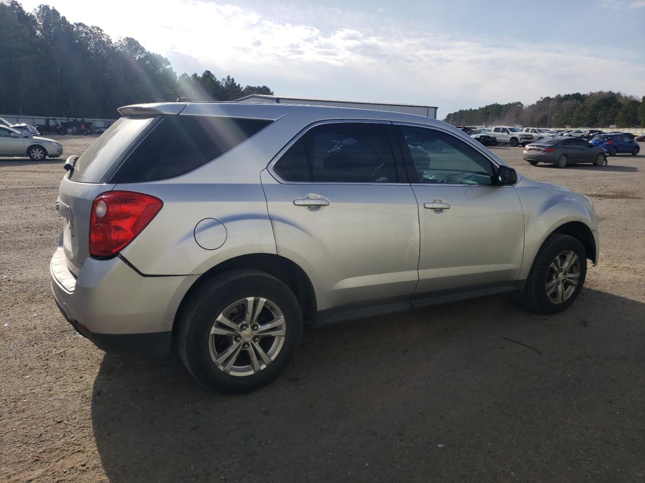2015 Chevrolet Equinox - Image 3