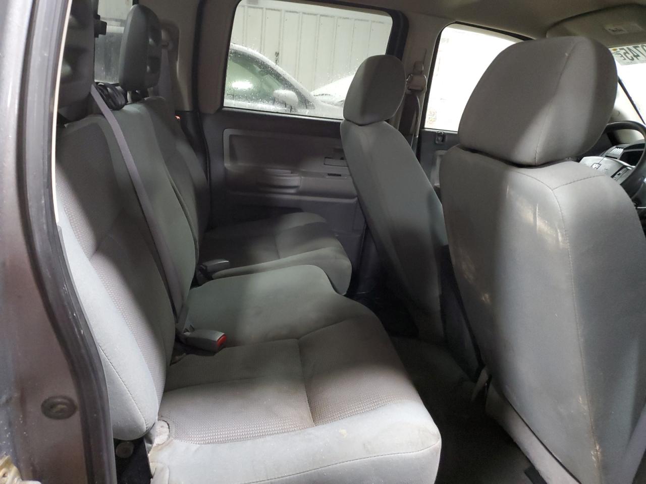 2005 Dodge Dakota - Image 10