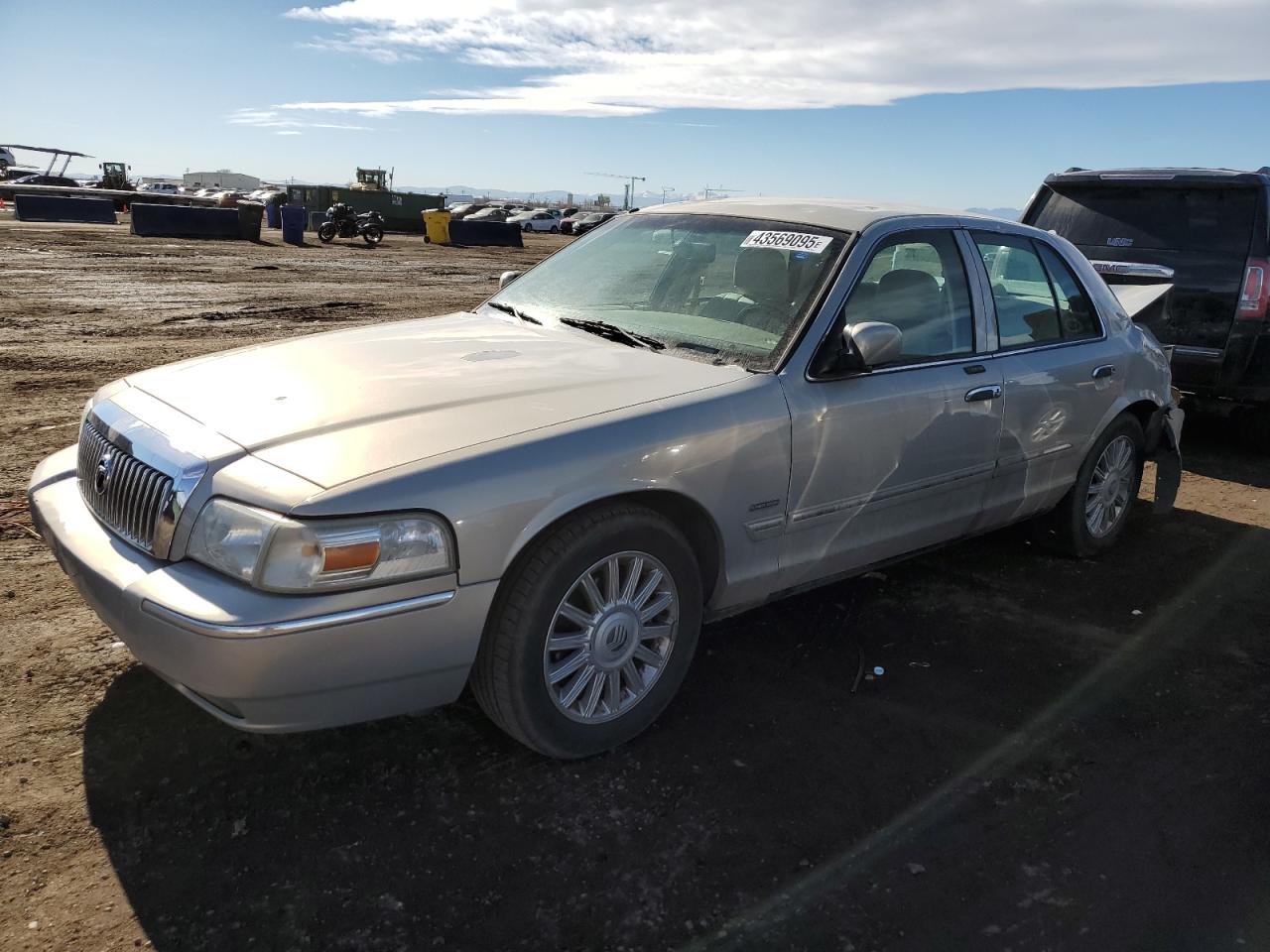 2009 Mercury Grand Marquis - Image 1