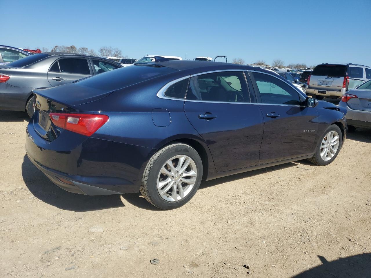 2016 Chevrolet Malibu - Image 3