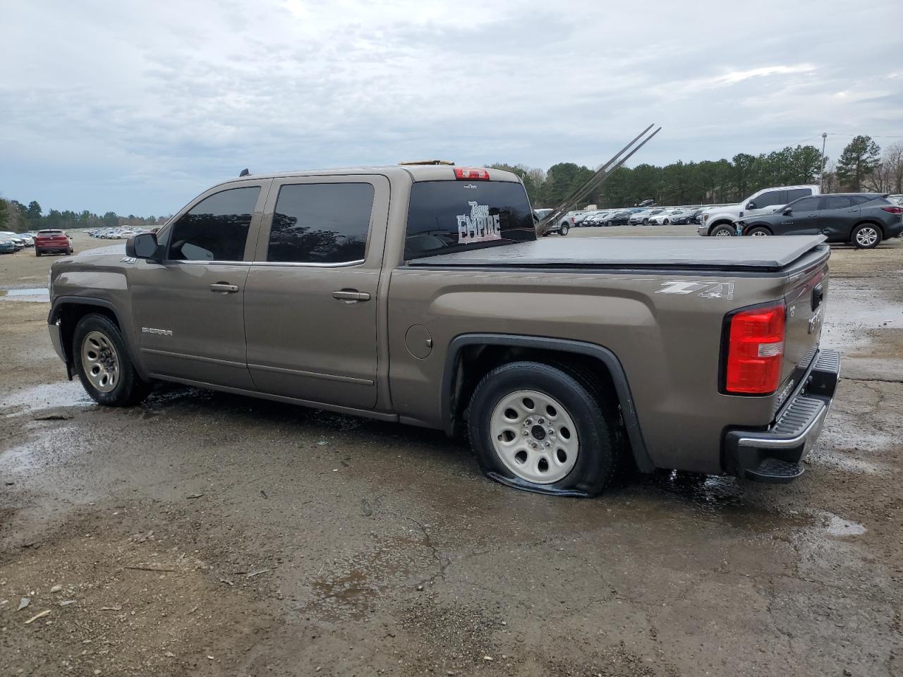 2015 GMC Sierra - Image 2