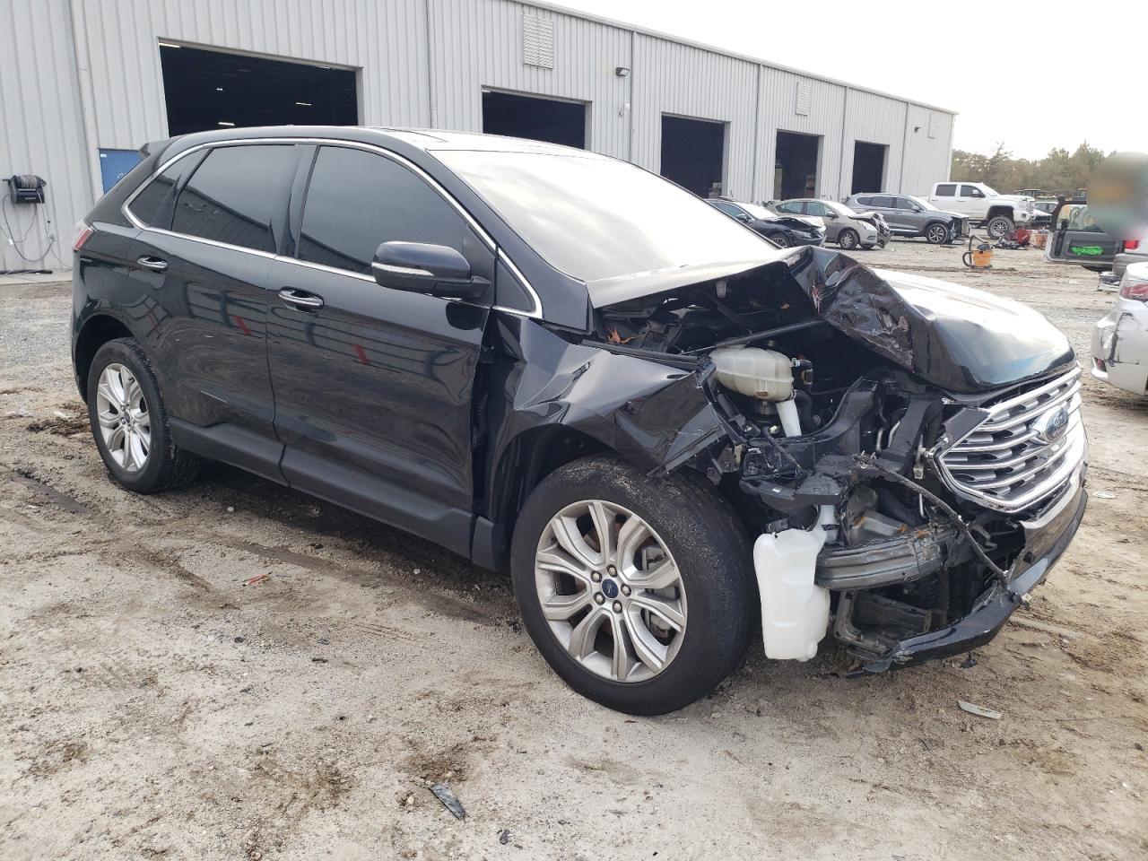 2022 Ford Edge - Image 4
