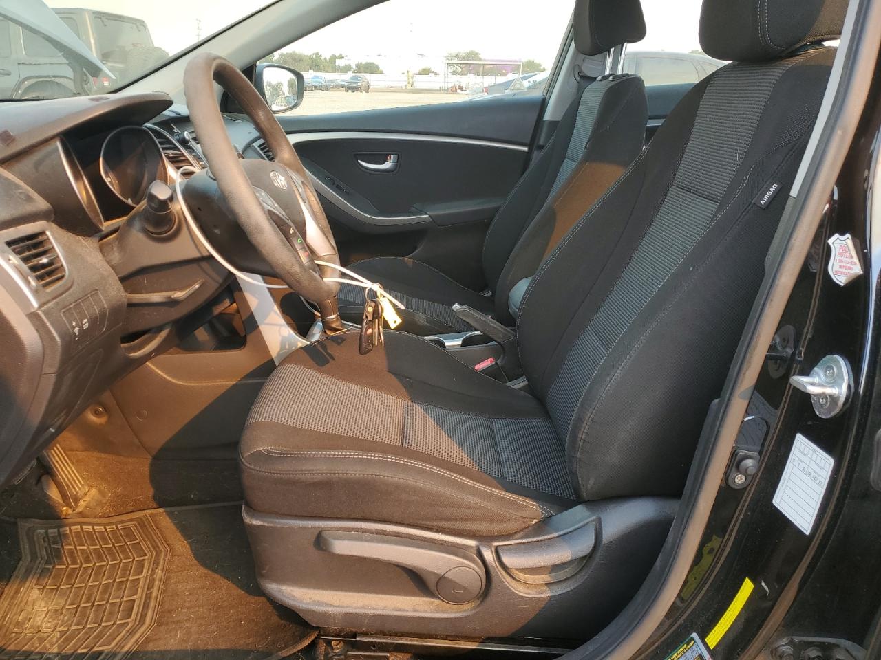 2017 Hyundai Elantra - Image 7