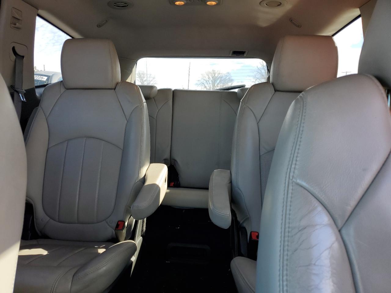 2011 Chevrolet Traverse - Image 10