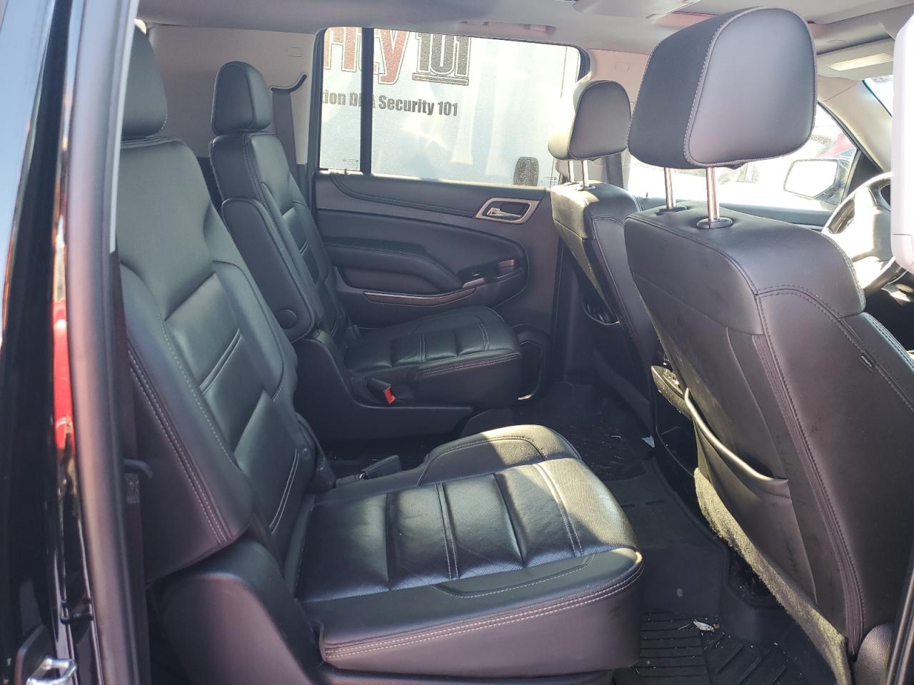 2019 GMC Yukon - Image 10