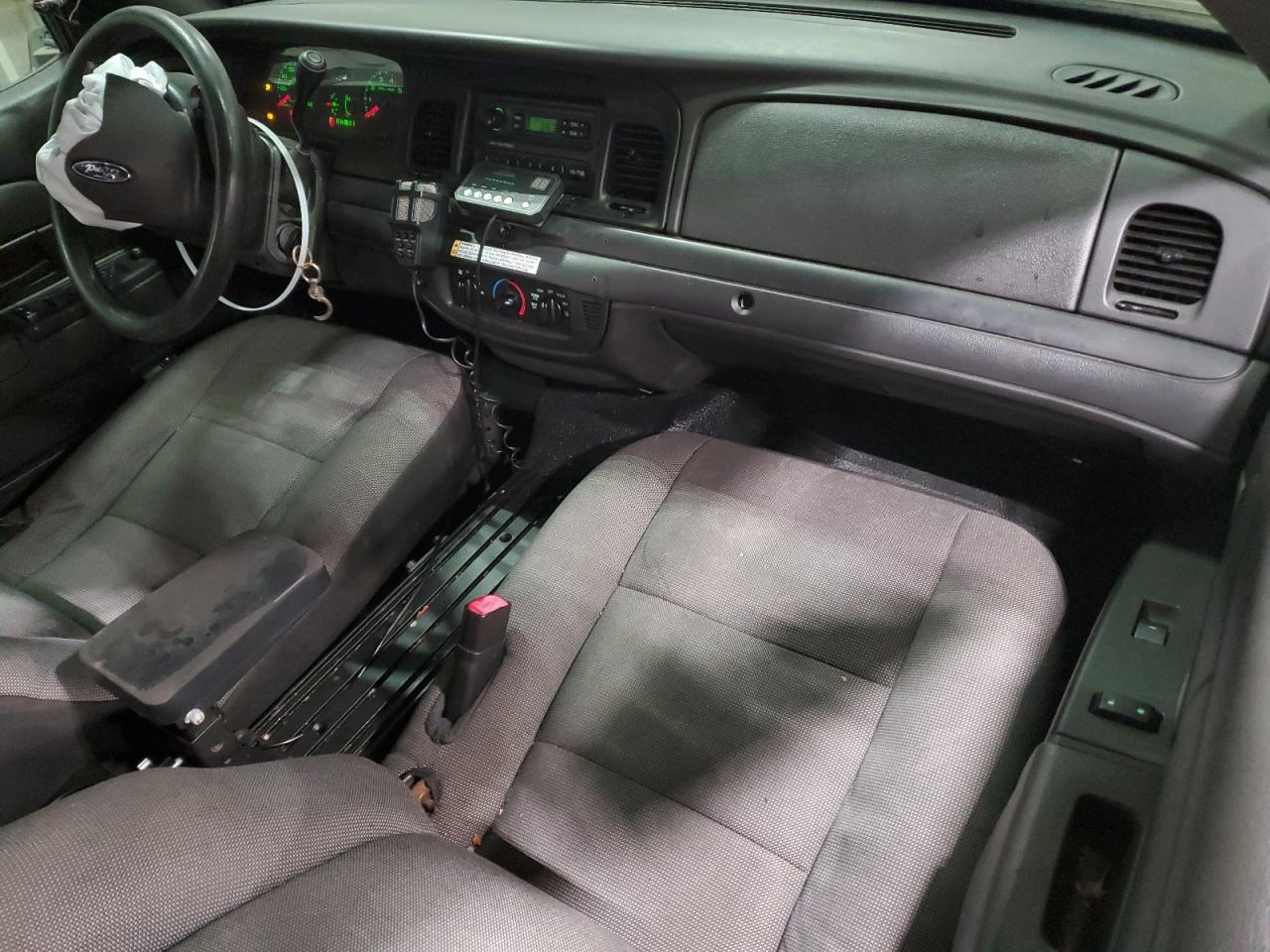 2011 Ford Crown Victoria - Image 8