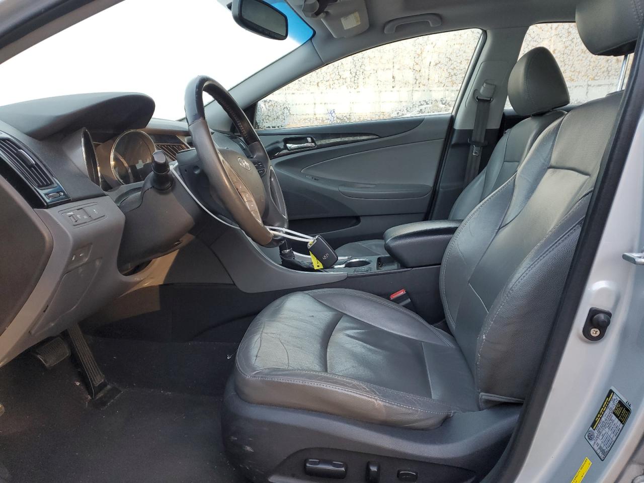 2011 Hyundai Sonata - Image 7