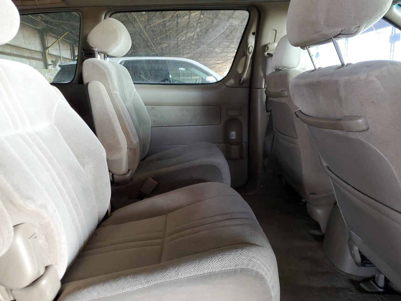 2003 Toyota Sienna - Image 12