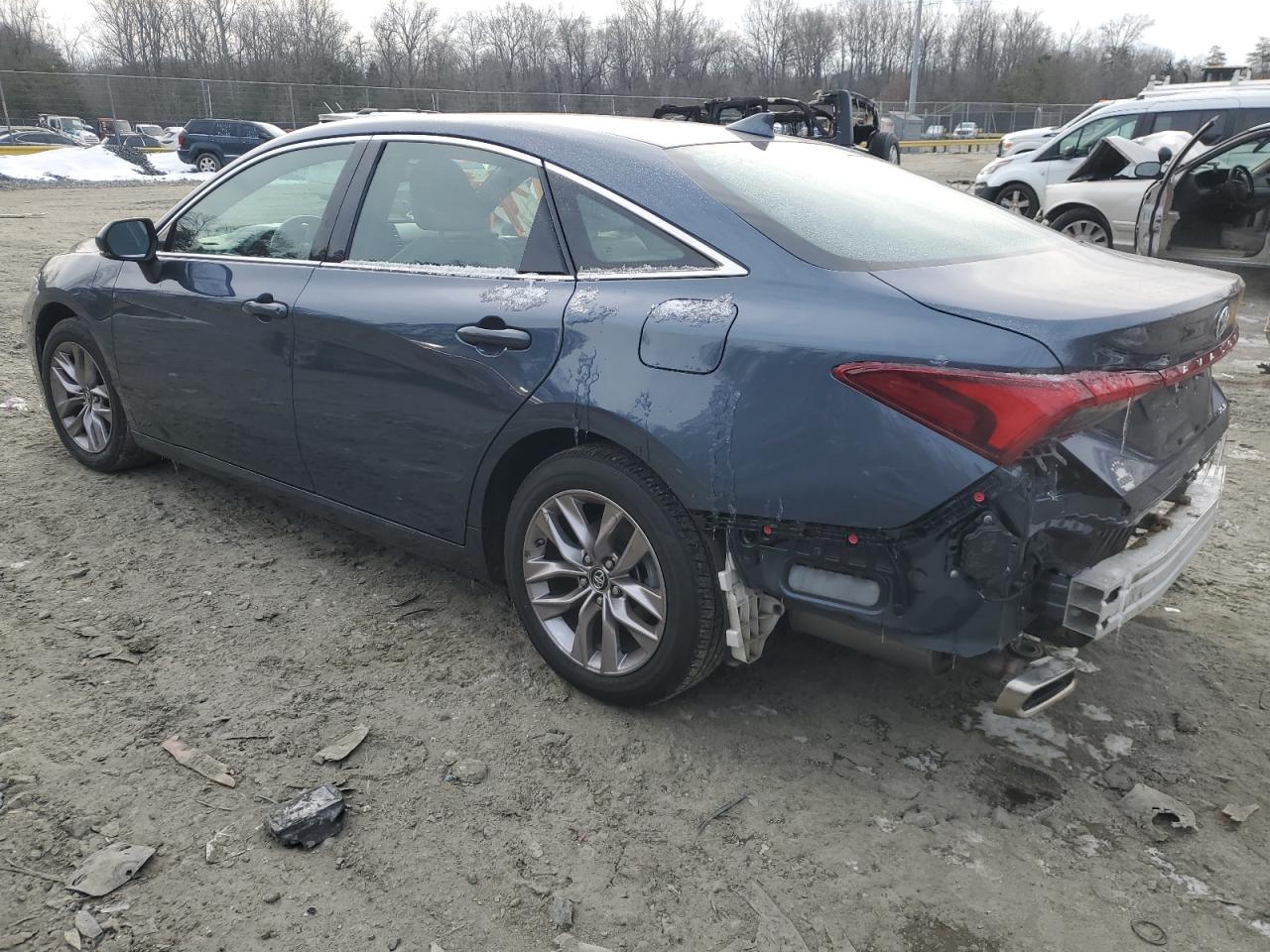 2019 Toyota Avalon - Image 2