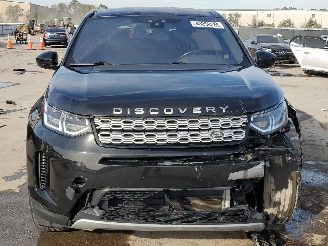2020 Land Rover Discovery - Image 5