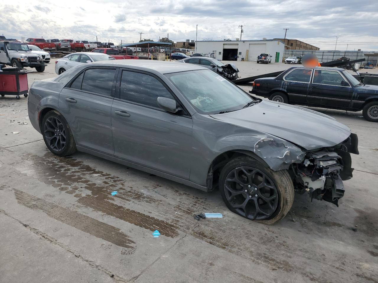 2019 Chrysler 300 - Image 4