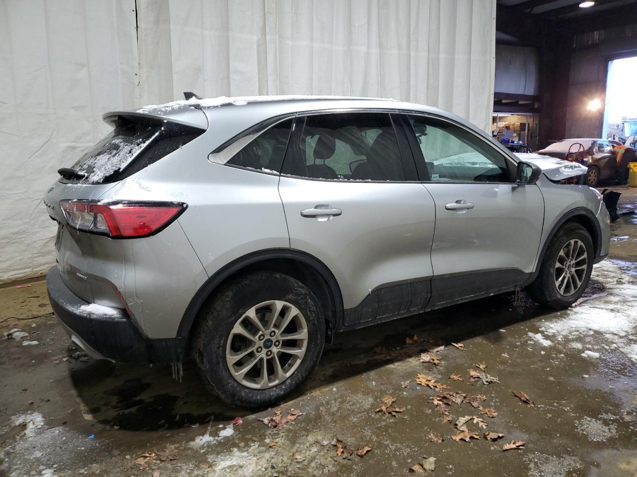 2022 Ford Escape - Image 3