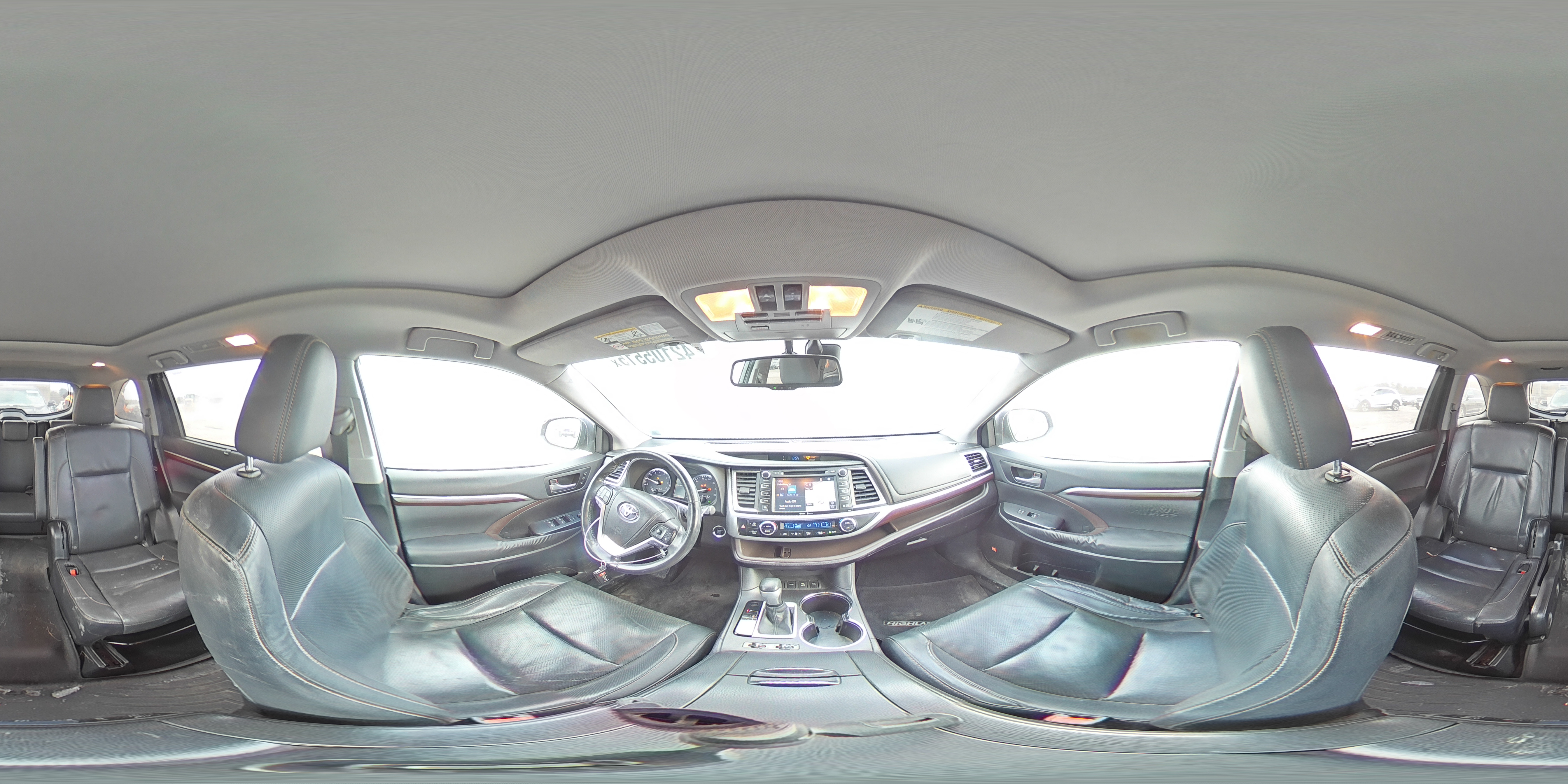 2015 Toyota Highlander - Image 13