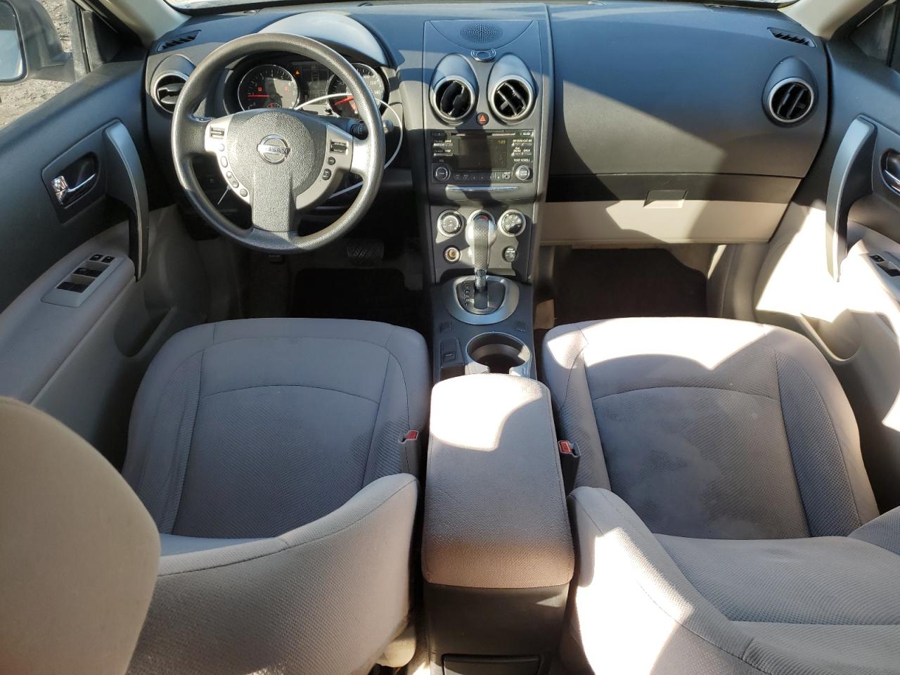 2014 Nissan Rogue - Image 8