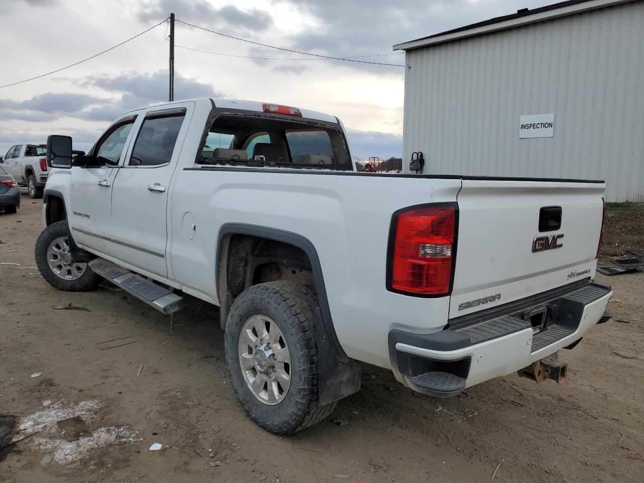 2015 GMC Sierra - Image 2