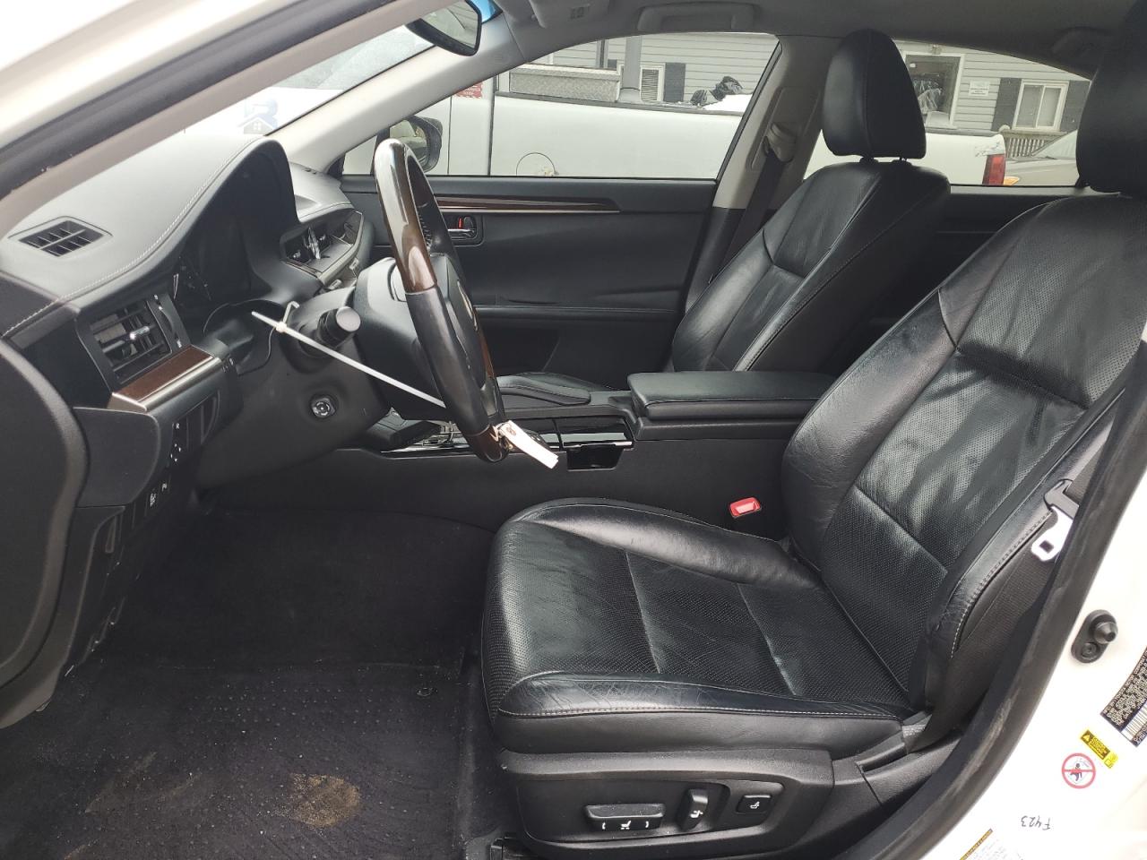 2014 Lexus ES - Image 7