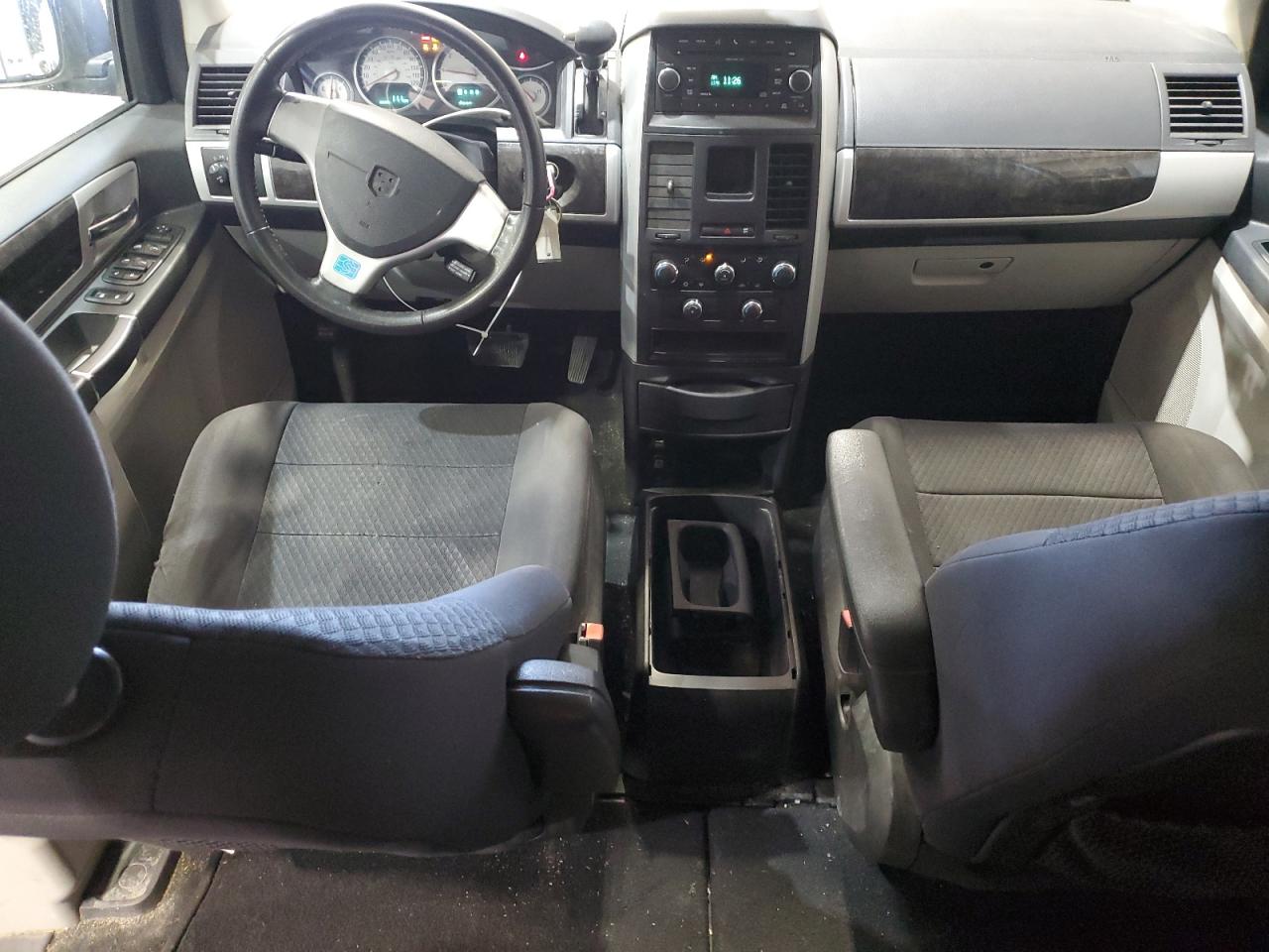 2010 Dodge Caravan - Image 8