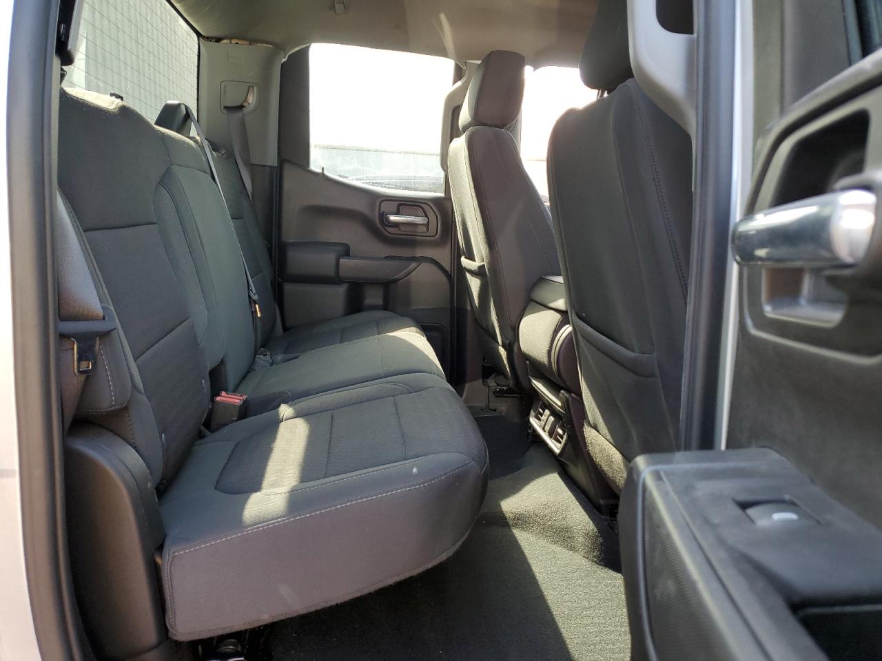 2020 Chevrolet Silverado - Image 10