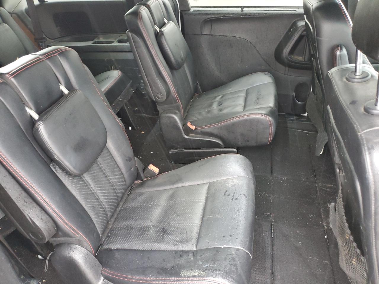 2019 Dodge Caravan - Image 11
