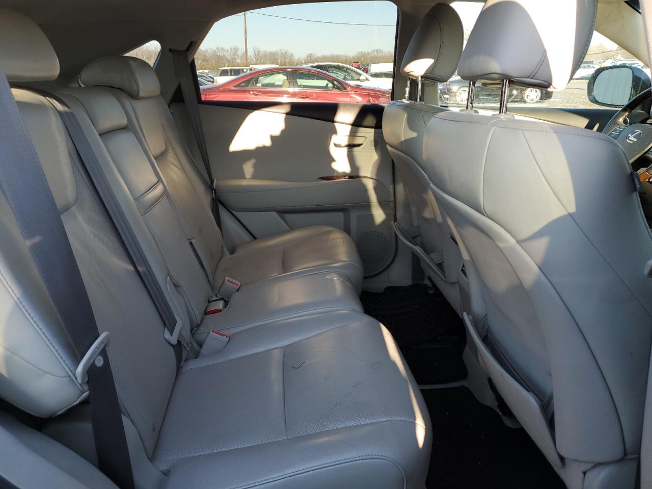 2010 Lexus RX - Image 11