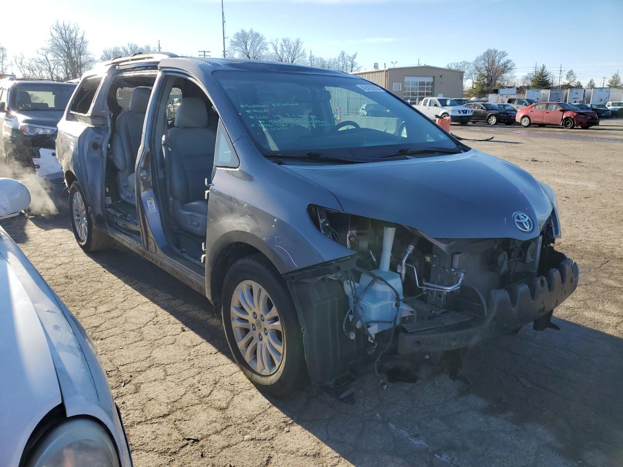 2015 Toyota Sienna - Image 4