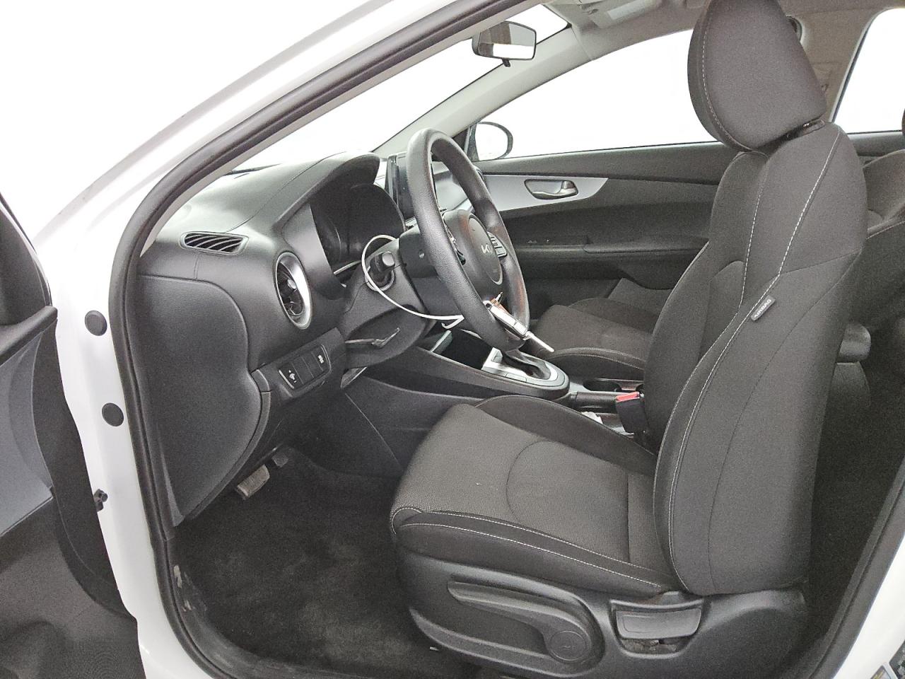 2023 Kia Forte - Image 7