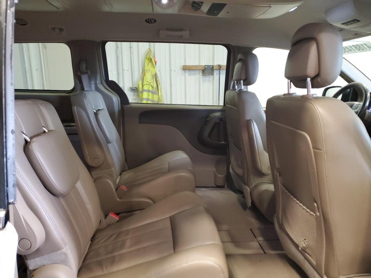 2012 Chrysler Town & Country - Image 11