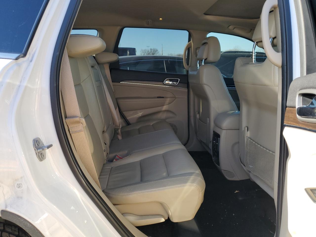 2018 Jeep Grand Cherokee - Image 11
